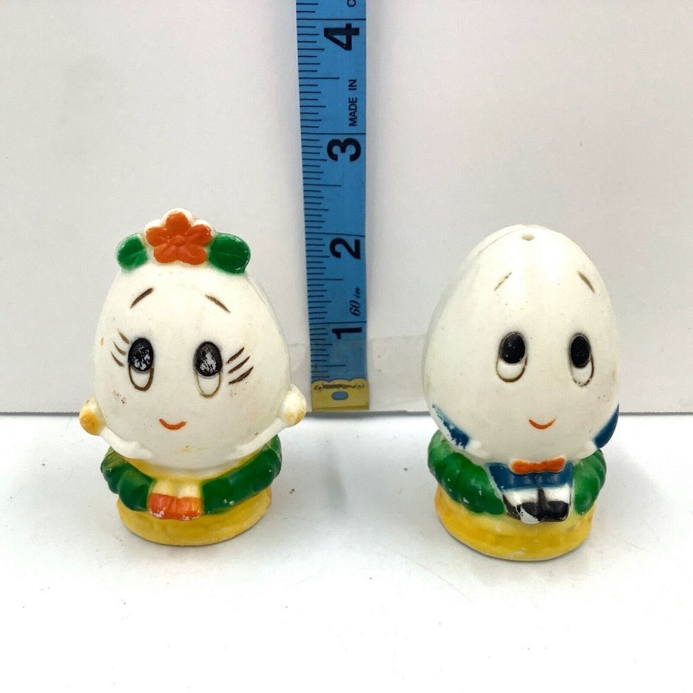 Vintage Anthropomorphic Egg Salt And Pepper Shakers Plastic Hong Kong gift